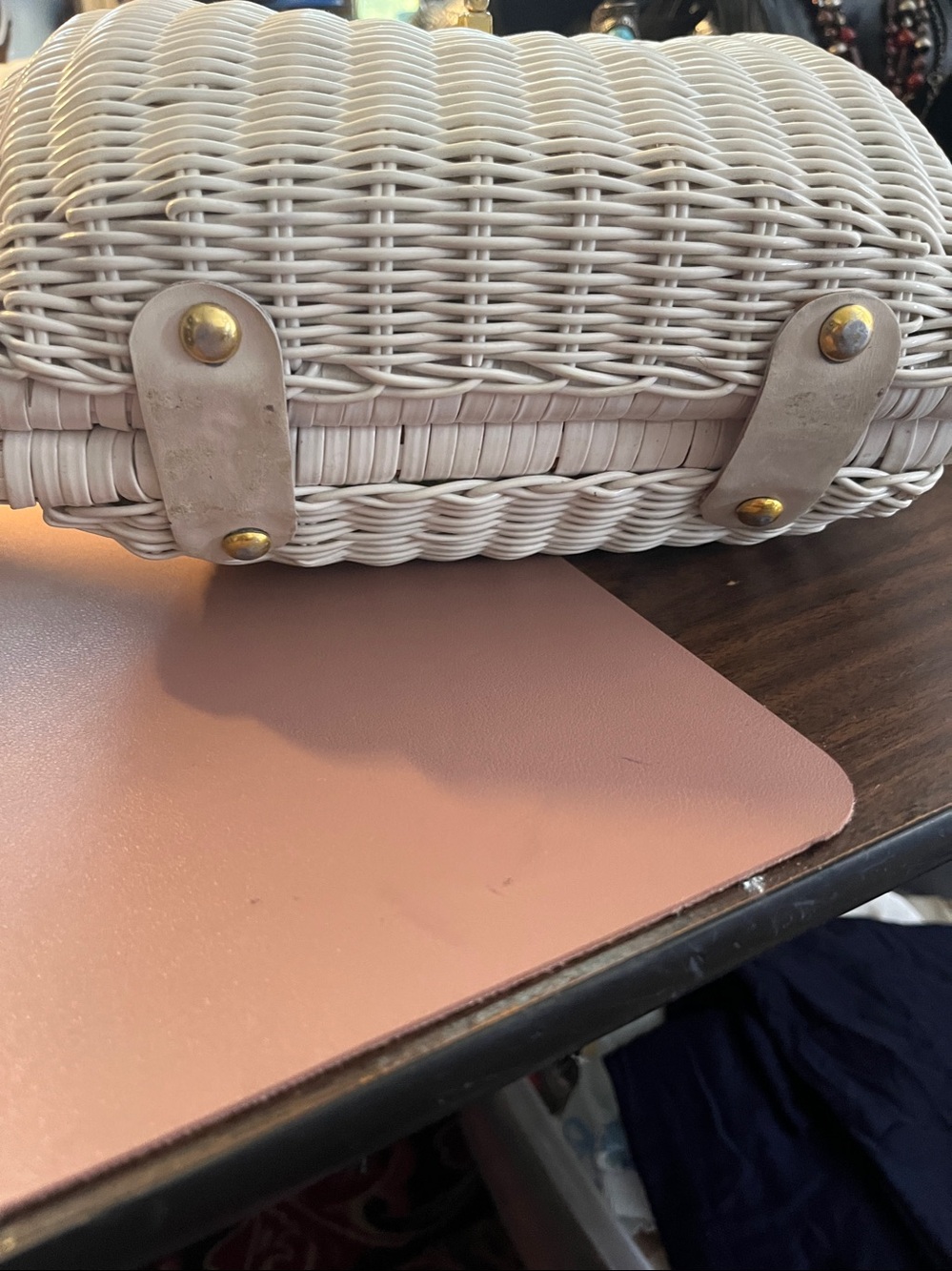 Vintage White Wicker Purse - Picture 4 of 7